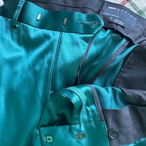 ASOS DESIGN Men’s Tapered Satin Dark Green Pants - Picture 15 of 16